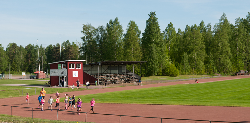 Friidrottare som tränar Stålringen